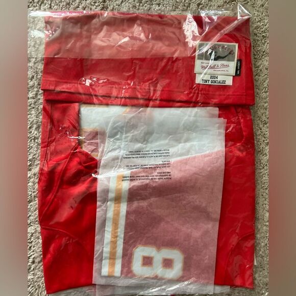 Mitchell & Ness Authentic Tony Gonzalez #88 2004 Chiefs NFL Legacy Jersey - Picture 7 of 7